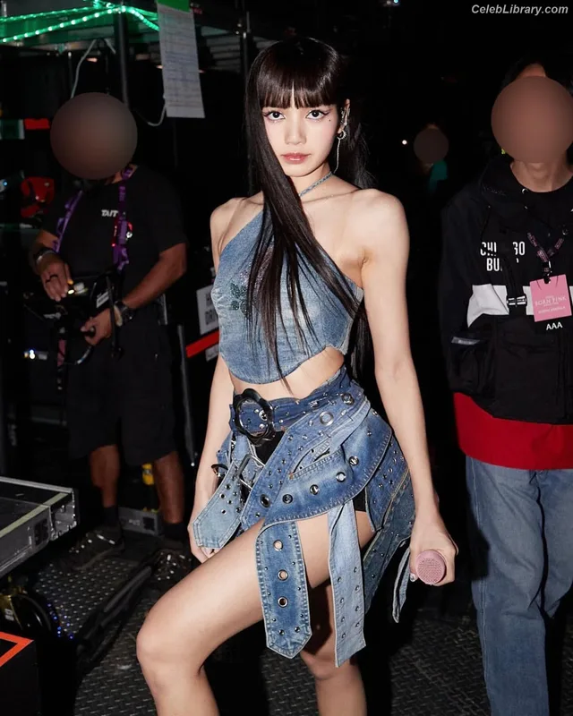 Lisa  BLΛƆKPIИK (Blackpink) photo 22 of 6190