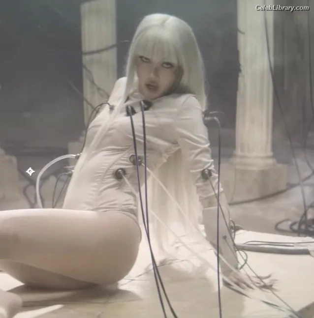 Lisa  BLΛƆKPIИK (Blackpink) photo 16 of 6190