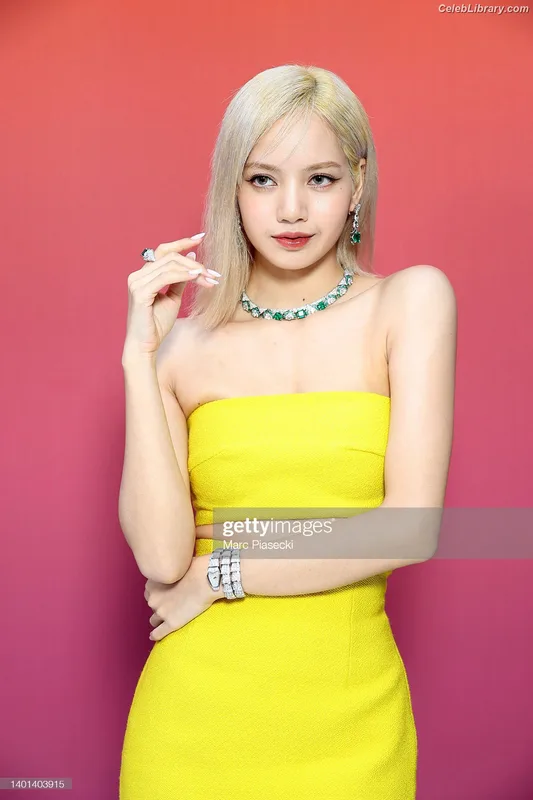 Lisa  BLΛƆKPIИK (Blackpink) photo 12 of 6190