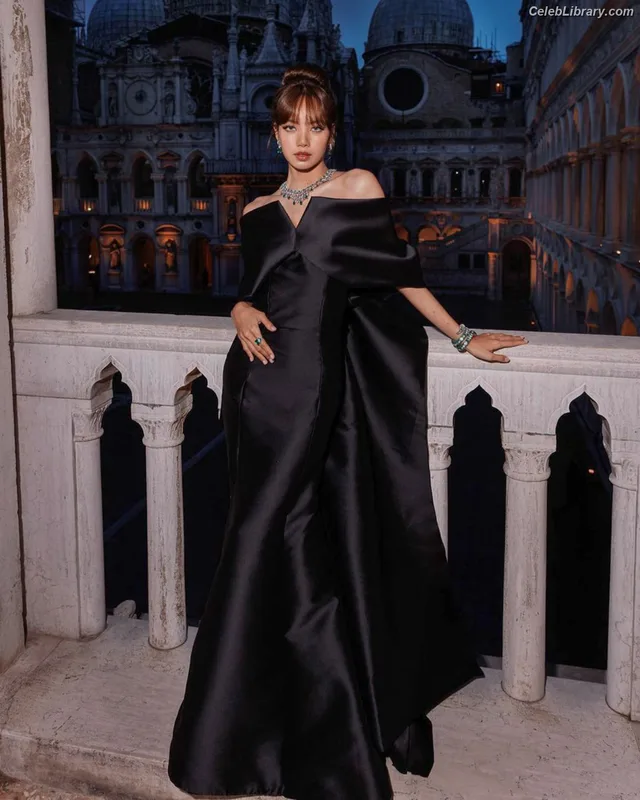 Lisa  BLΛƆKPIИK (Blackpink) photo 18 of 6190