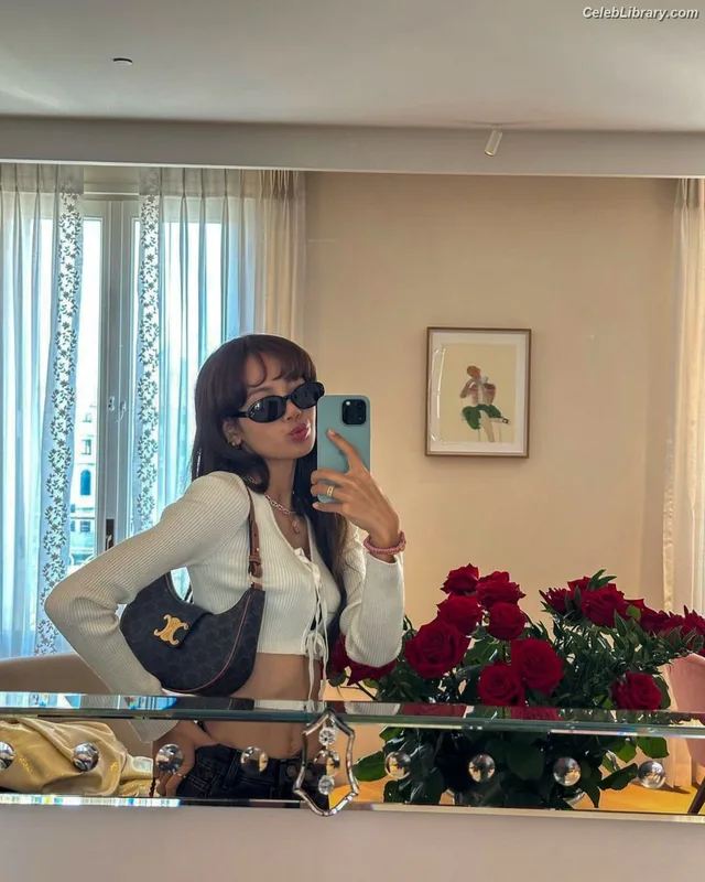Lisa  BLΛƆKPIИK (Blackpink) photo 1 of 6190