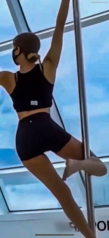 Lisa  BLΛƆKPIИK (Blackpink) photo 20 of 6190