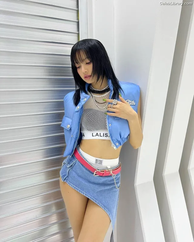 Lisa  BLΛƆKPIИK (Blackpink) photo 24 of 6190