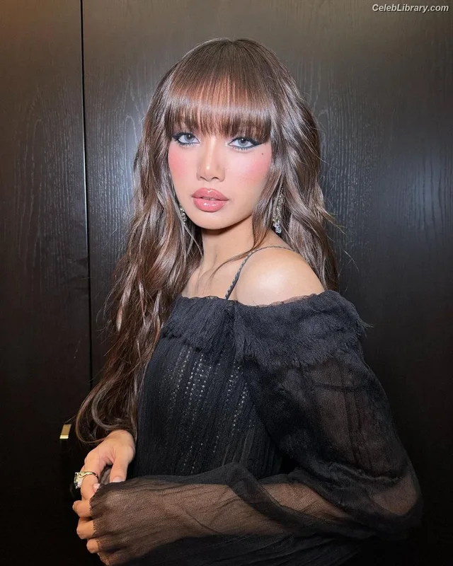 Lisa  BLΛƆKPIИK (Blackpink) photo 7 of 6190