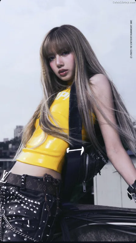 Lisa  BLΛƆKPIИK (Blackpink) photo 3 of 6190