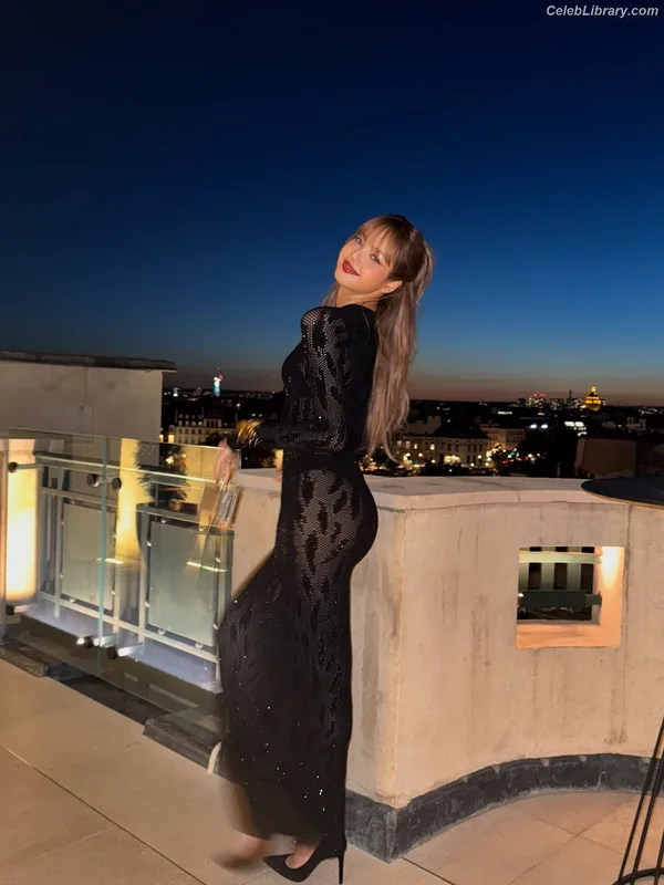Lisa  BLΛƆKPIИK (Blackpink) photo 14 of 6190