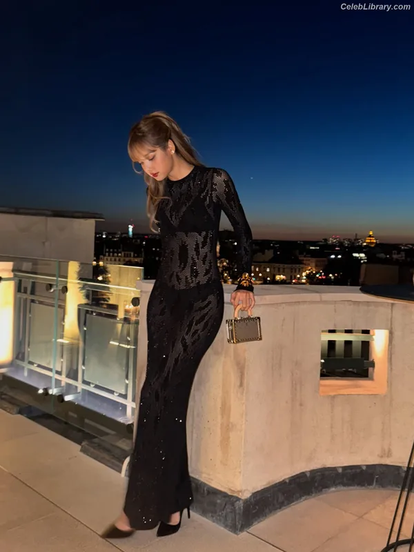 Lisa  BLΛƆKPIИK (Blackpink) photo 15 of 6190