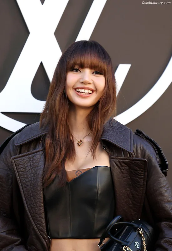 Lisa  BLΛƆKPIИK (Blackpink) photo 24 of 6190