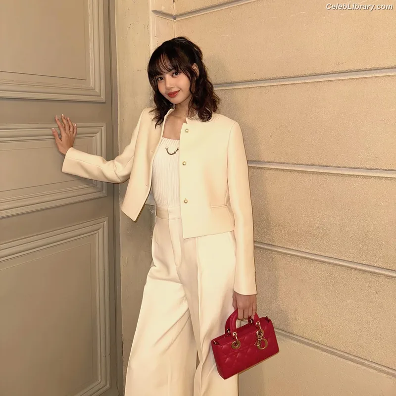 Lisa BLΛƆKPIИK (Blackpink) photo 21 of 6190
