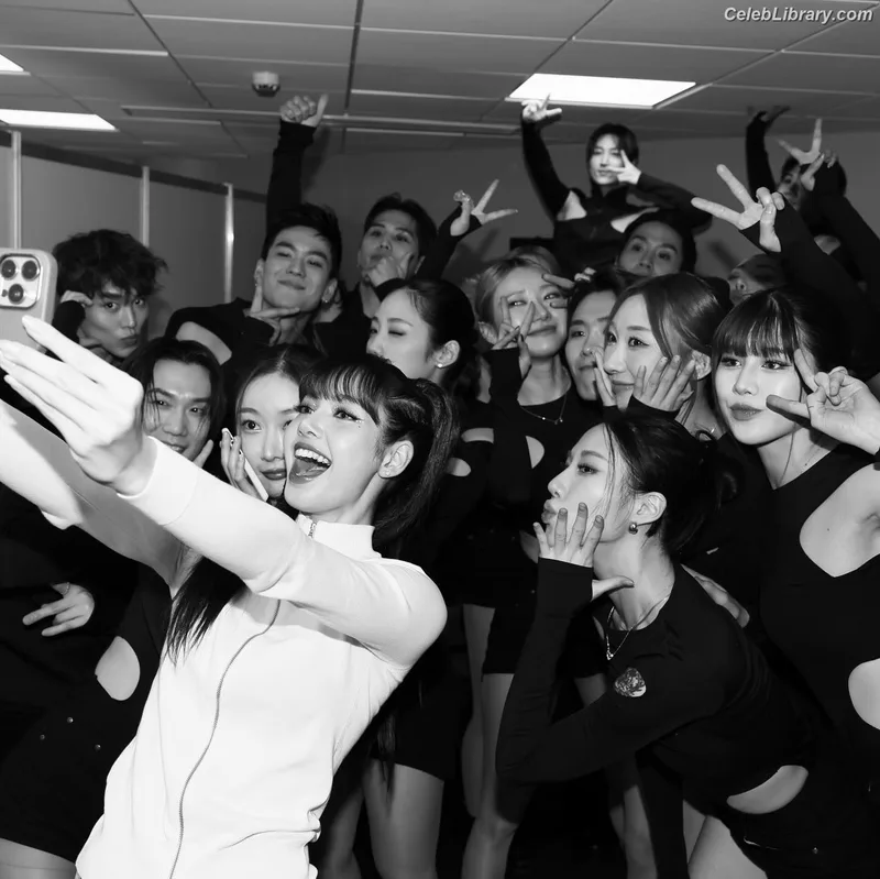 Lisa BLΛƆKPIИK (Blackpink) photo 1 of 6190