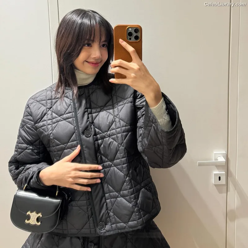Lisa BLΛƆKPIИK (Blackpink) photo 2 of 6190