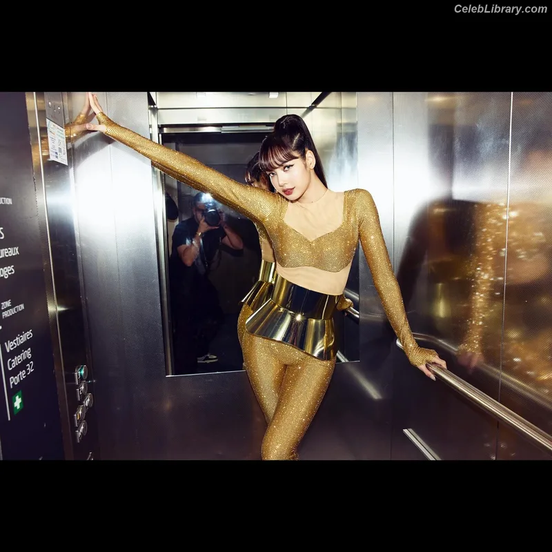 Lisa BLΛƆKPIИK (Blackpink) photo 3 of 6190