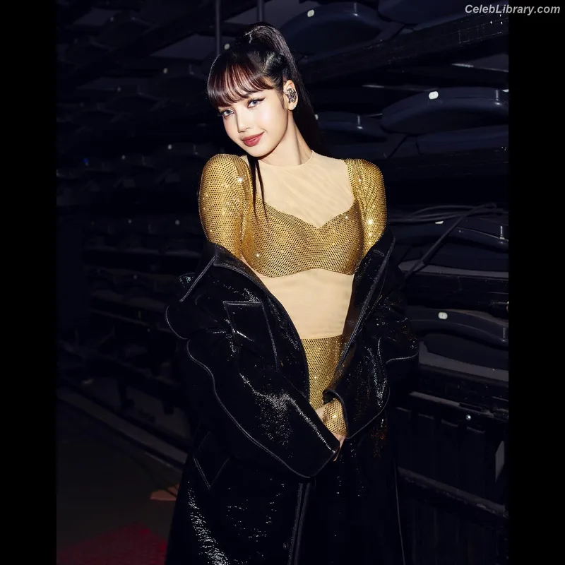 Lisa BLΛƆKPIИK (Blackpink) photo 6 of 6190