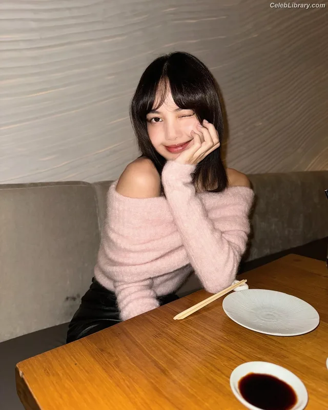 Lisa BLΛƆKPIИK (Blackpink) photo 13 of 6190