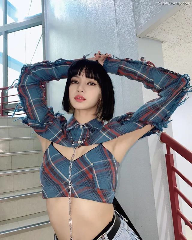 Lisa BLΛƆKPIИK (Blackpink) photo 23 of 6190