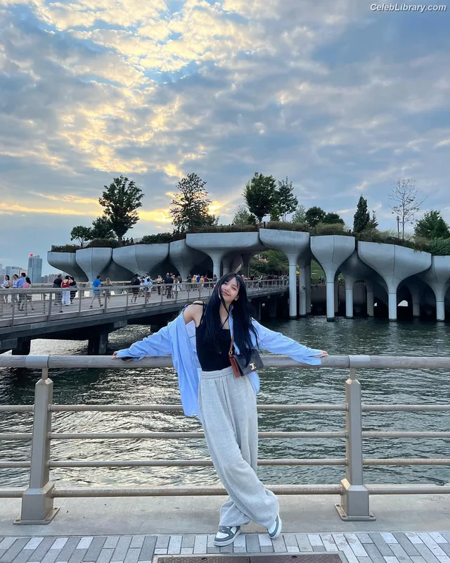 Lisa BLΛƆKPIИK (Blackpink) photo 5 of 6190