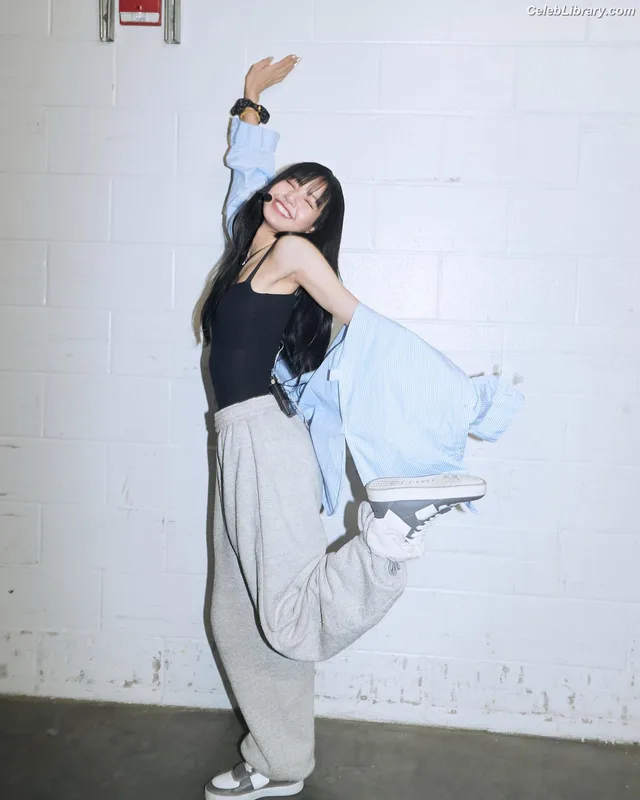 Lisa BLΛƆKPIИK (Blackpink) photo 6 of 6190