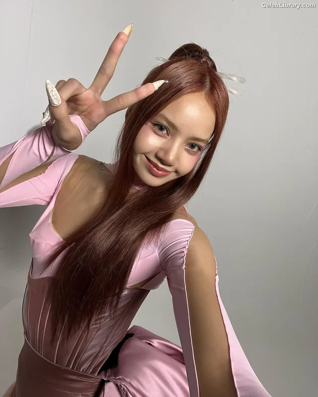 Lisa BLΛƆKPIИK (Blackpink) photo 10 of 6190