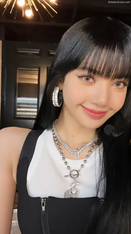 Lisa BLΛƆKPIИK (Blackpink) photo 21 of 6190
