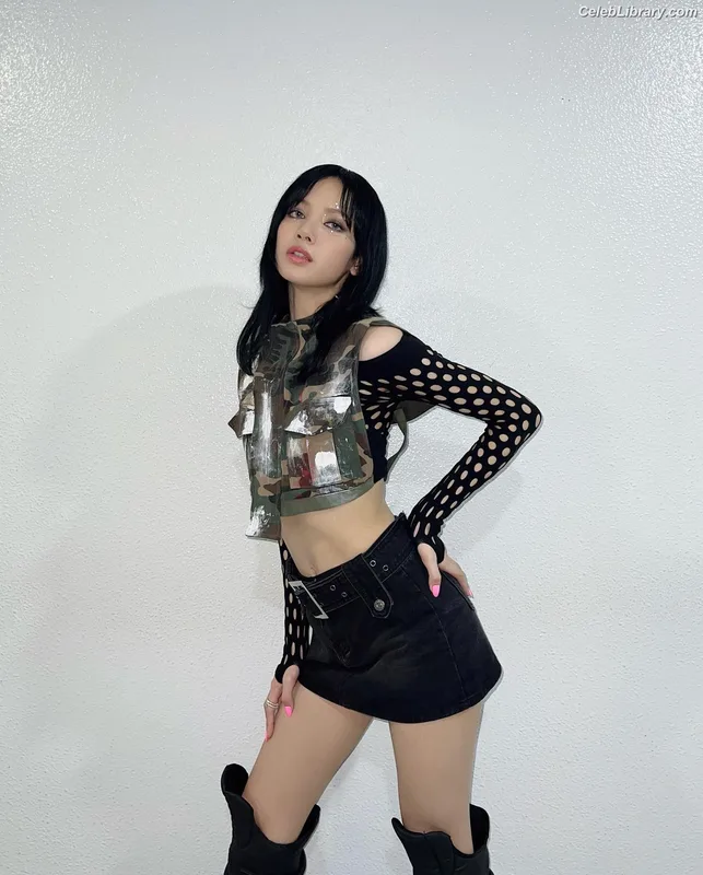 Lisa BLΛƆKPIИK (Blackpink) photo 24 of 6190