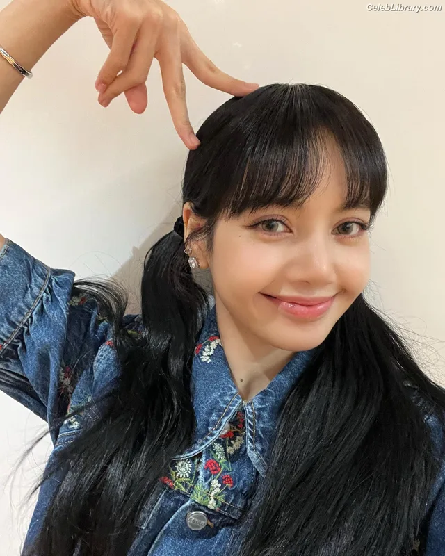 Lisa BLΛƆKPIИK (Blackpink) photo 1 of 6190