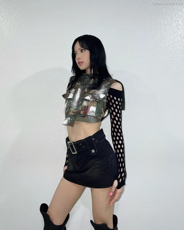 Lisa BLΛƆKPIИK (Blackpink) photo 4 of 6190