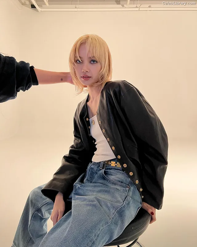 Lisa BLΛƆKPIИK (Blackpink) photo 17 of 6190