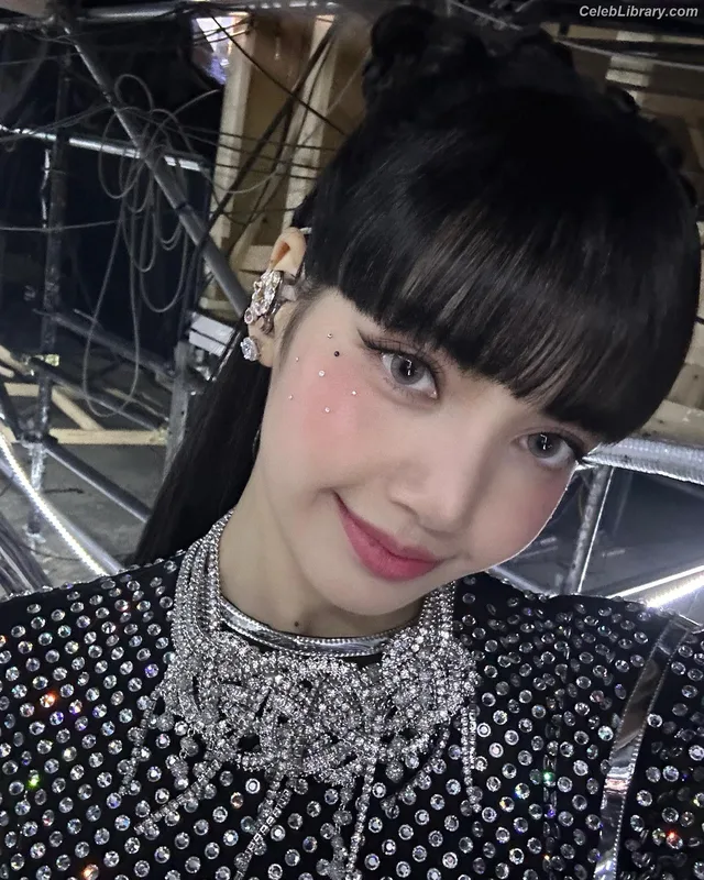 Lisa BLΛƆKPIИK (Blackpink) photo 23 of 6190