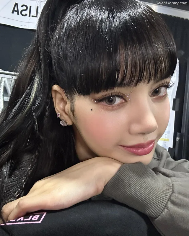 Lisa BLΛƆKPIИK (Blackpink) photo 24 of 6190