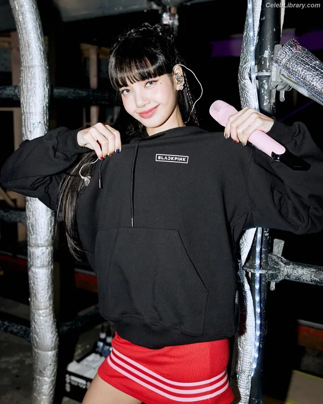 Lisa BLΛƆKPIИK (Blackpink) photo 2 of 6190