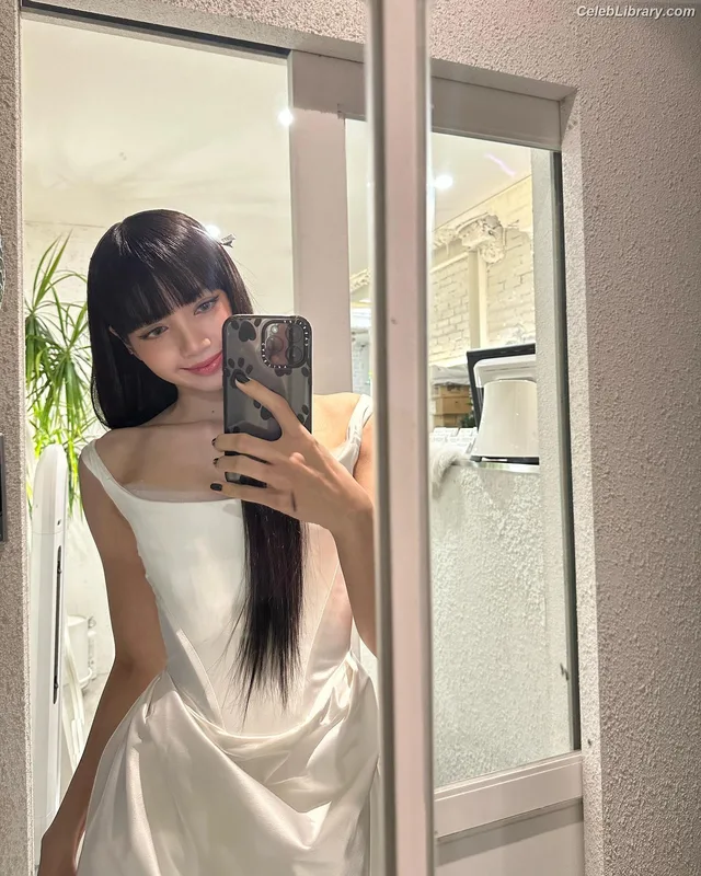 Lisa BLΛƆKPIИK (Blackpink) photo 8 of 6190