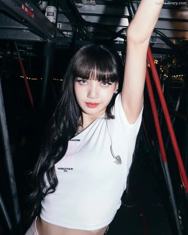 Lisa BLΛƆKPIИK (Blackpink) photo 14 of 6190