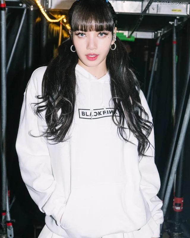 Lisa BLΛƆKPIИK (Blackpink) photo 16 of 6190