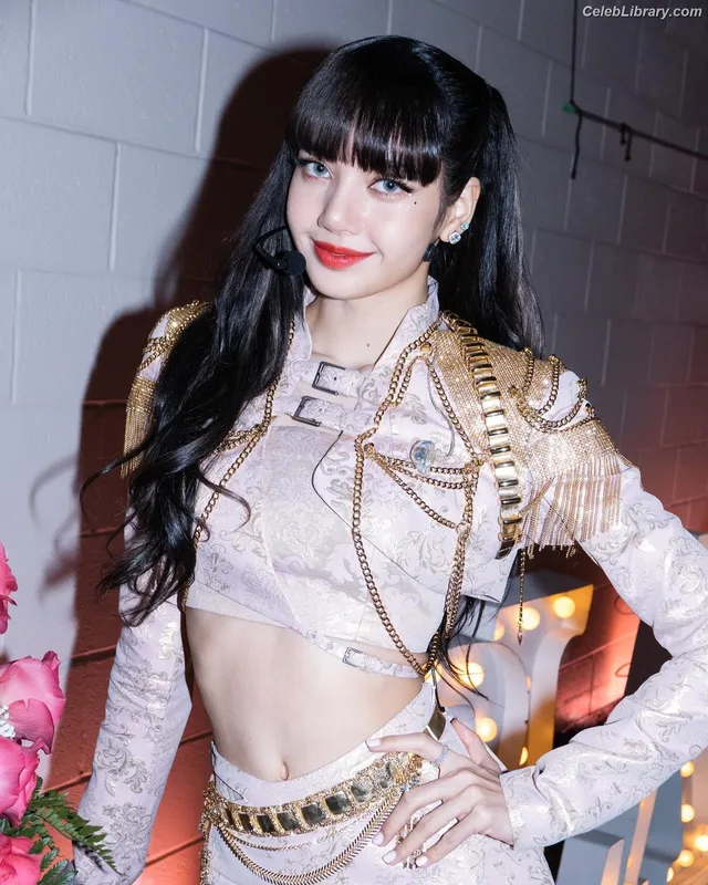 Lisa BLΛƆKPIИK (Blackpink) photo 18 of 6190