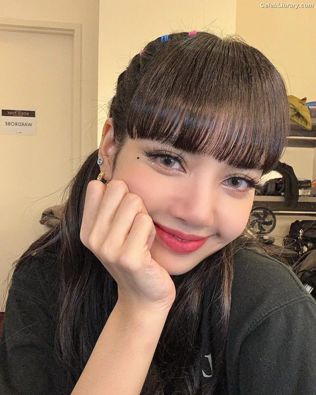 Lisa BLΛƆKPIИK (Blackpink) photo 22 of 6190