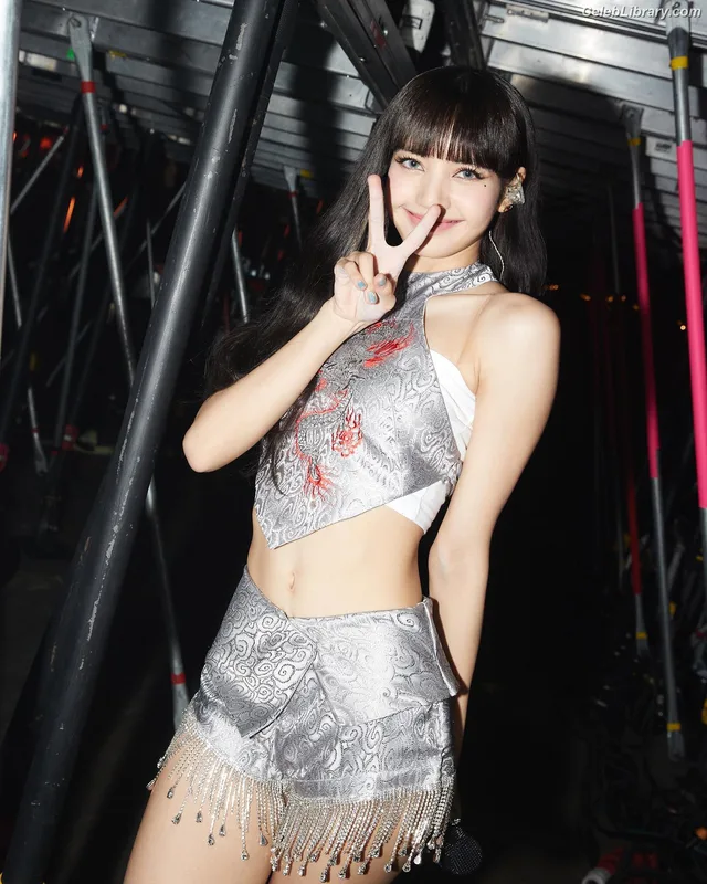 Lisa BLΛƆKPIИK (Blackpink) photo 2 of 6190