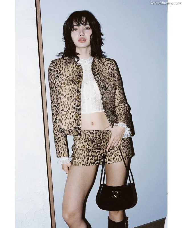 Lisa BLΛƆKPIИK (Blackpink) photo 7 of 6190