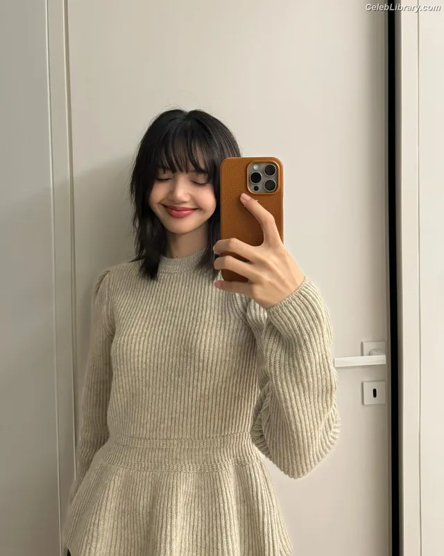 Lisa BLΛƆKPIИK (Blackpink) photo 22 of 6190