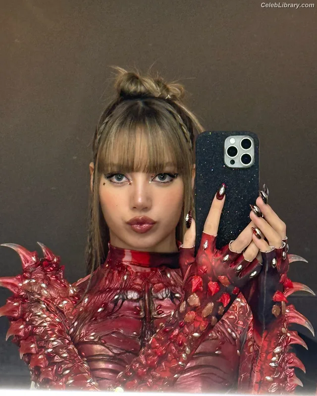 Lisa  BLΛƆKPIИK (Blackpink) photo 17 of 6190
