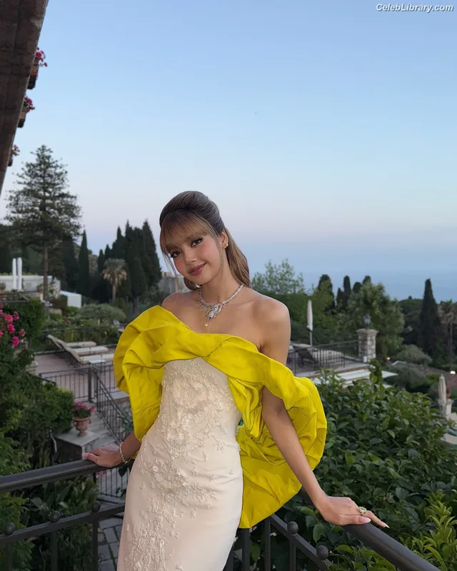 Lisa  BLΛƆKPIИK (Blackpink) photo 17 of 6190
