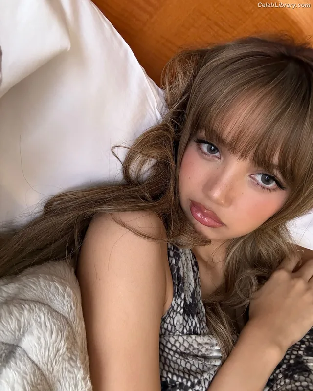 Lisa  BLΛƆKPIИK (Blackpink) photo 13 of 6190