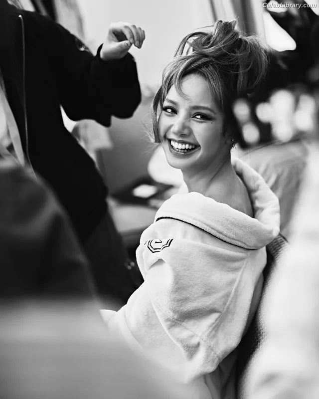 Lisa  BLΛƆKPIИK (Blackpink) photo 6 of 6190