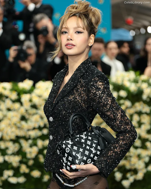 Lisa  BLΛƆKPIИK (Blackpink) photo 16 of 6190