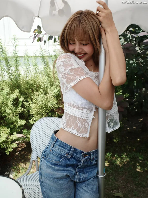 Lisa  BLΛƆKPIИK (Blackpink) photo 5 of 6190
