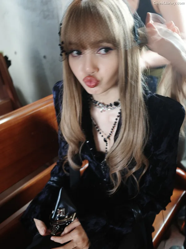 Lisa  BLΛƆKPIИK (Blackpink) photo 11 of 6190