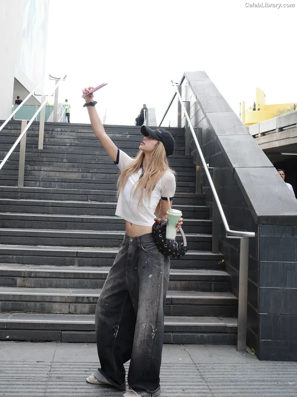 Lisa  BLΛƆKPIИK (Blackpink) photo 16 of 6190
