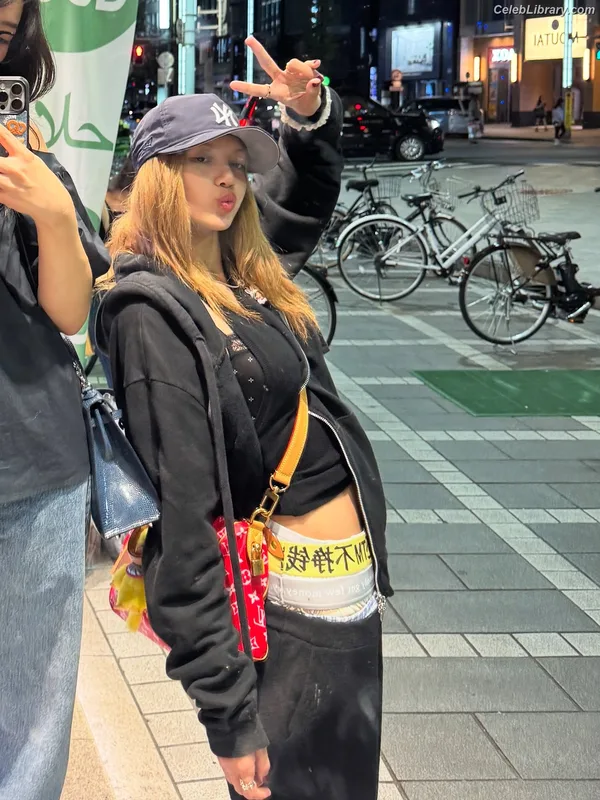 Lisa  BLΛƆKPIИK (Blackpink) photo 7 of 6190