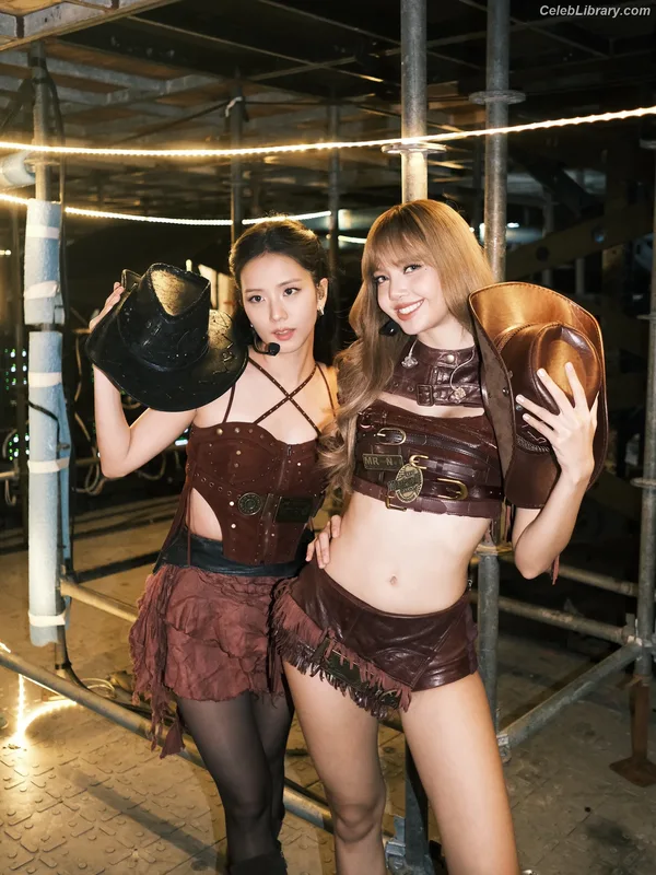 Lisa  BLΛƆKPIИK (Blackpink) photo 10 of 6190