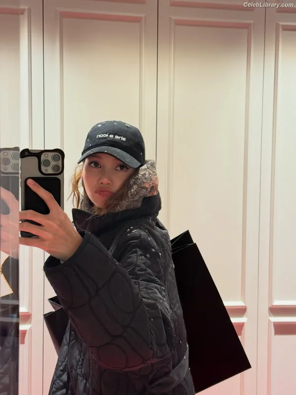 Lisa  BLΛƆKPIИK (Blackpink) photo 2 of 6190