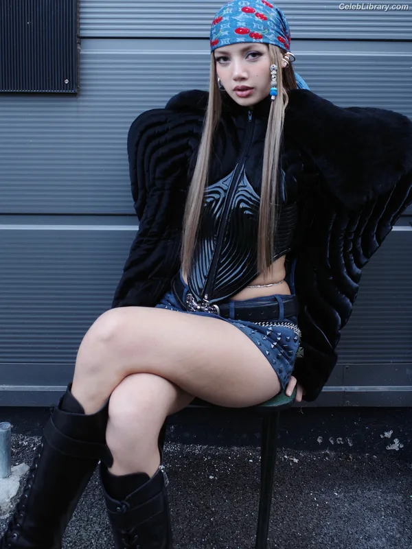 Lisa  BLΛƆKPIИK (Blackpink) photo 7 of 6190